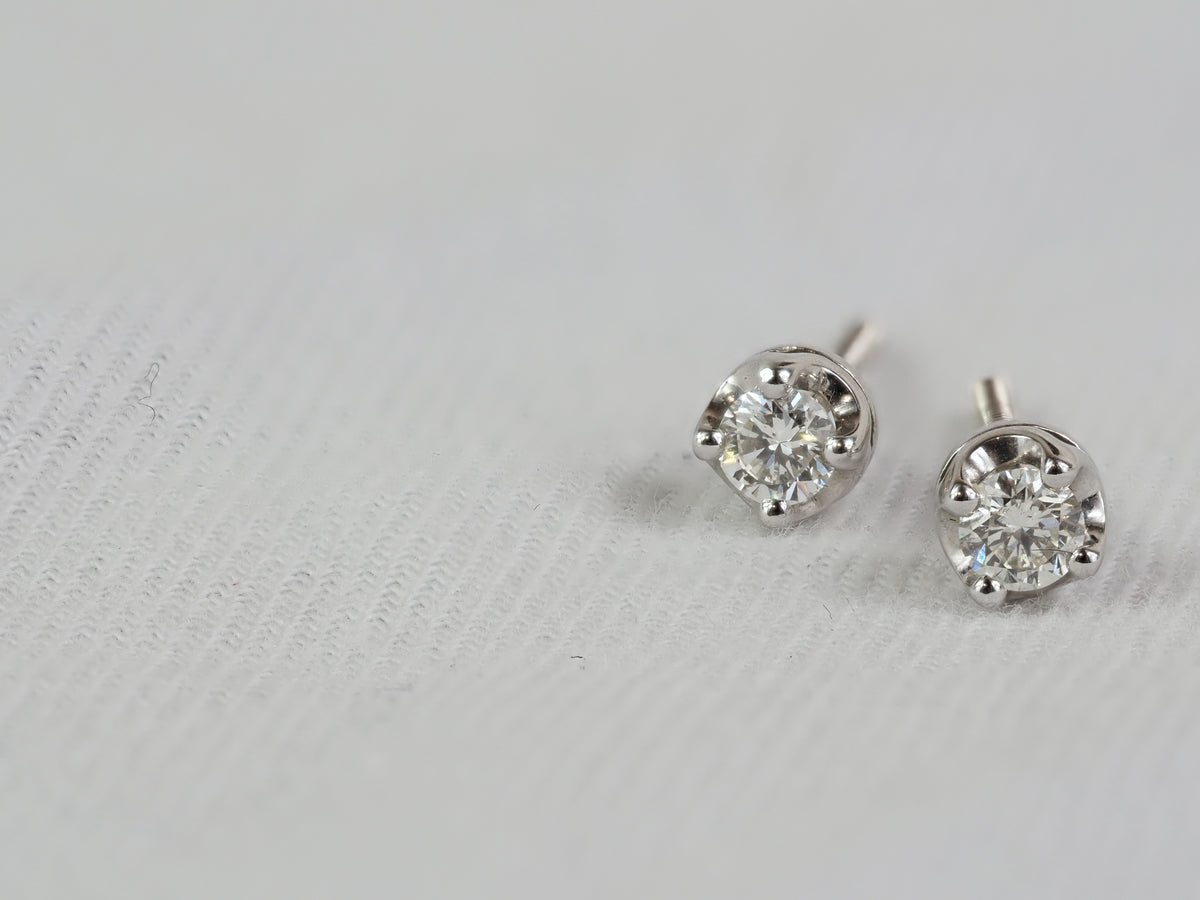 18ct White Gold Diamond Stud Earrings, 0.25ct Total