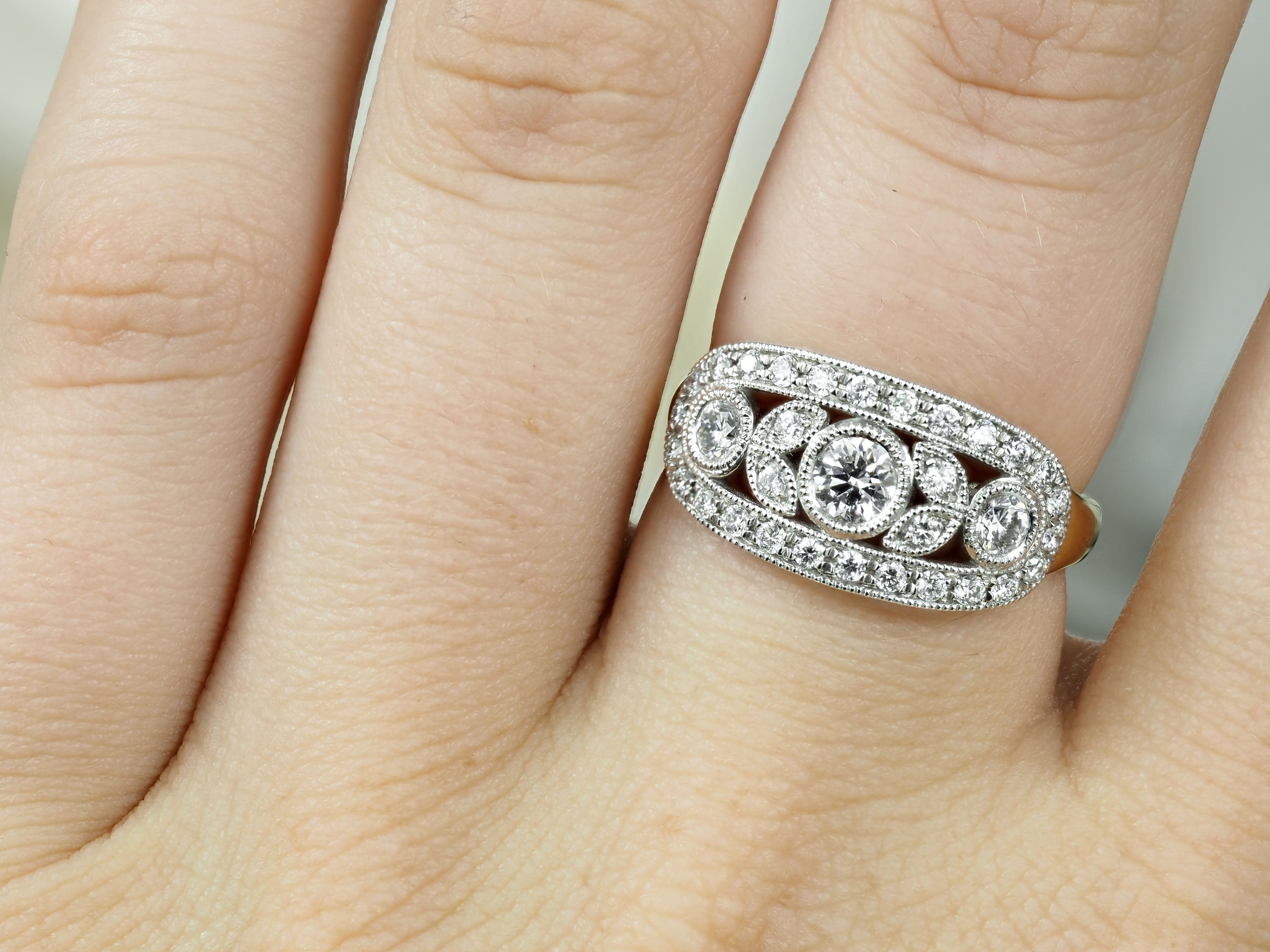 18ct Yellow and White Gold Vintage art deco Diamond Ring, 1.01 carats.
