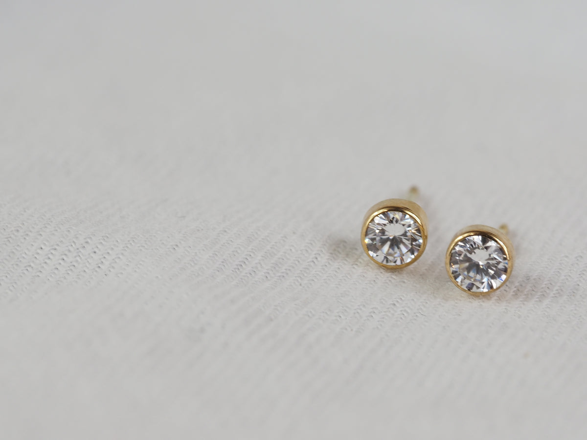 9ct Yellow Gold Cubic Zirconia Bezel Stud Earrings