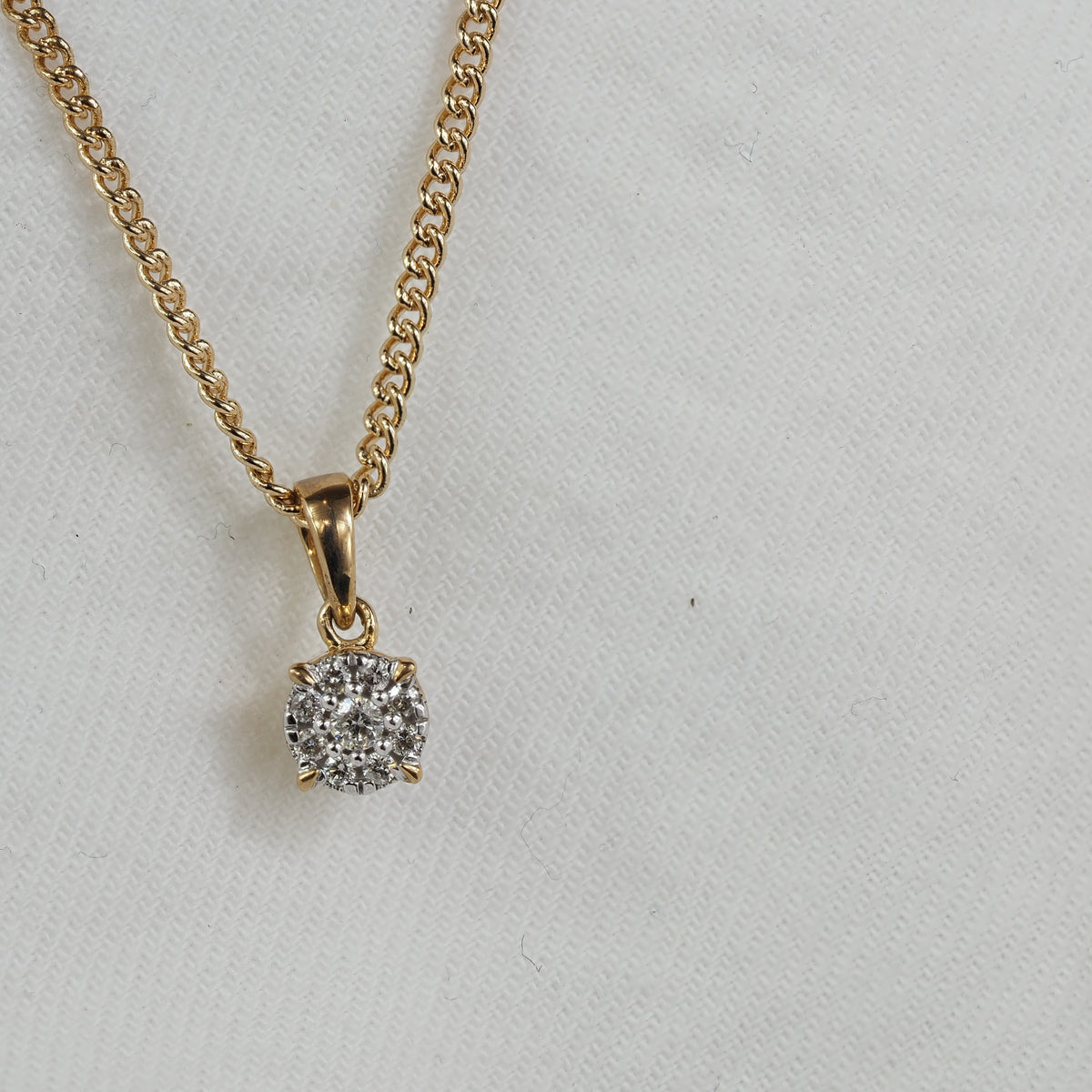 9ct Yellow Gold Diamond Pendant, 0.13ct Total