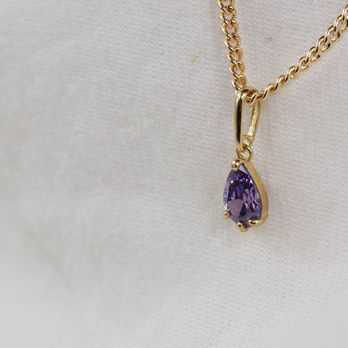 9ct Yellow Gold Amethyst Pendant