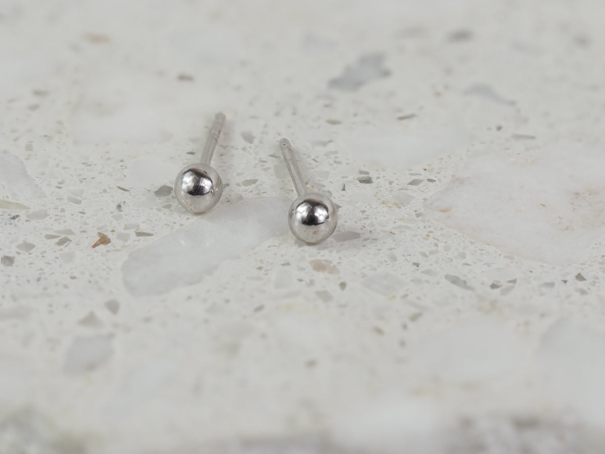 9ct White Gold 3mm Ball Stud Earrings
