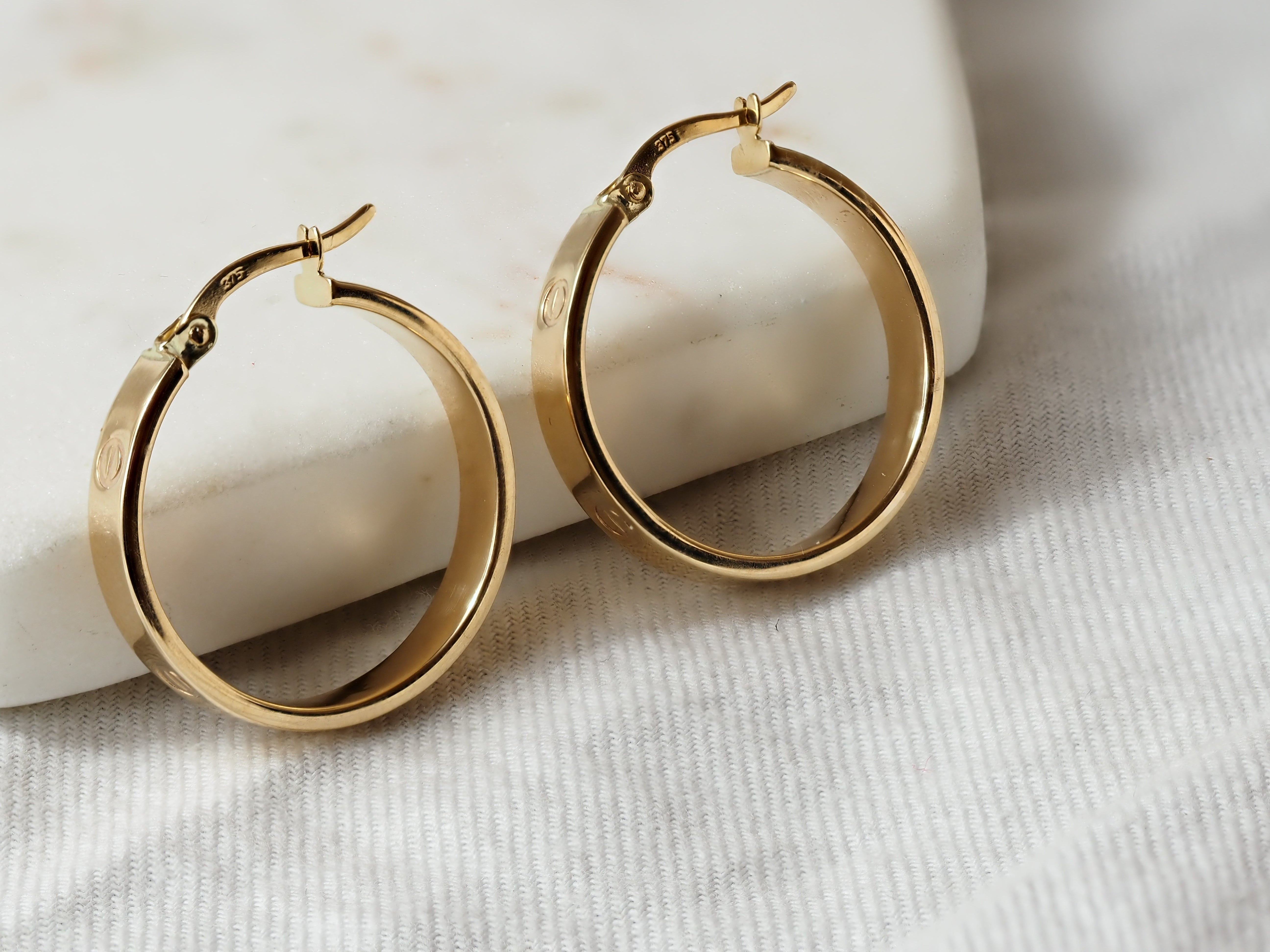 9ct Yellow Gold Tube Huggie Earrings