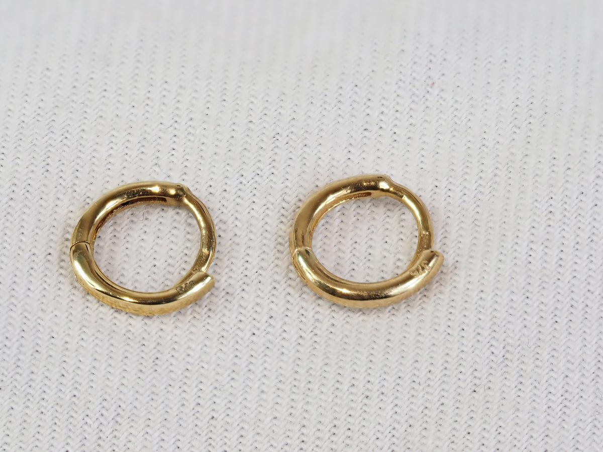 9ct Yellow Gold Diamond cut Huggies