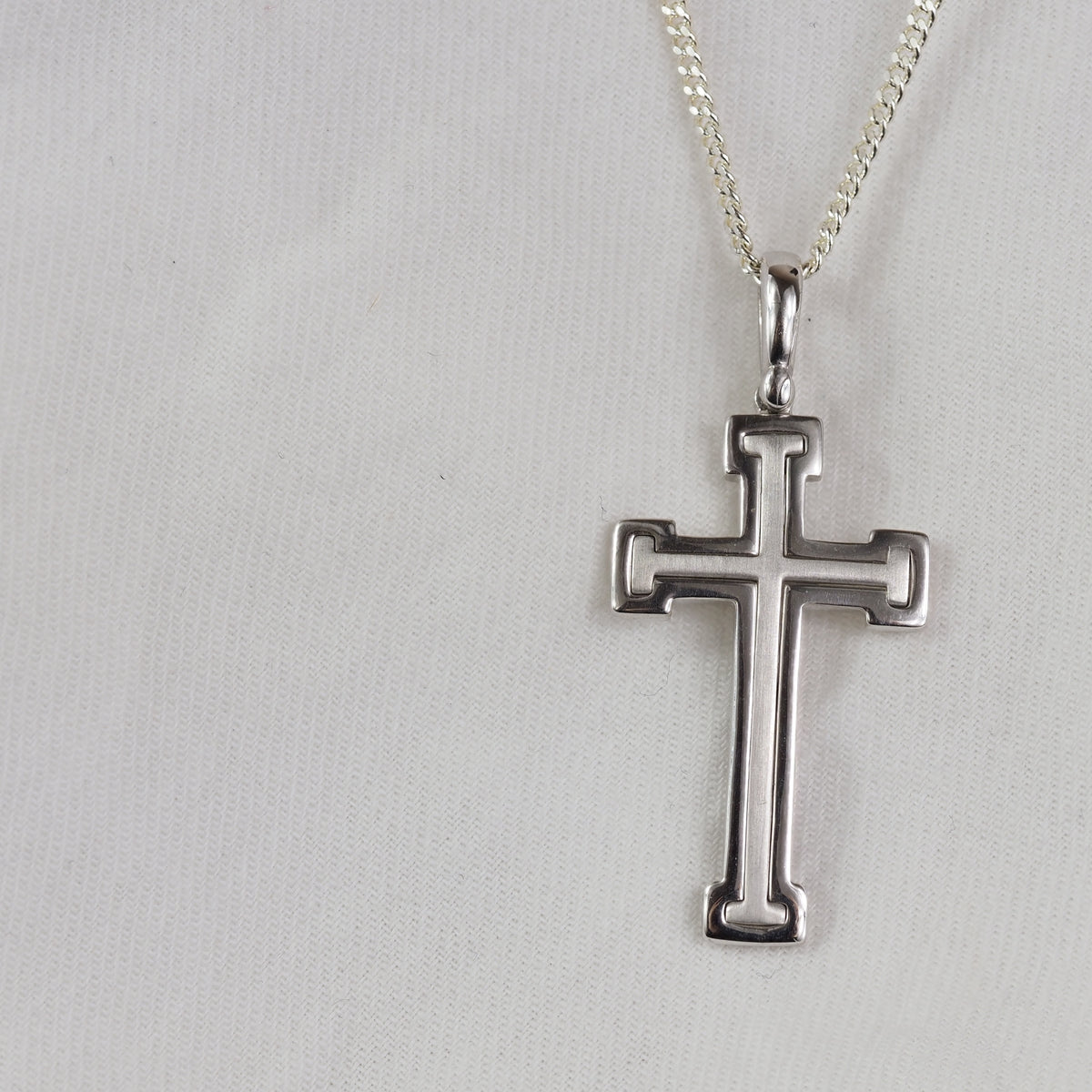 9ct White Gold Detailed Cross Pendant, 30mm