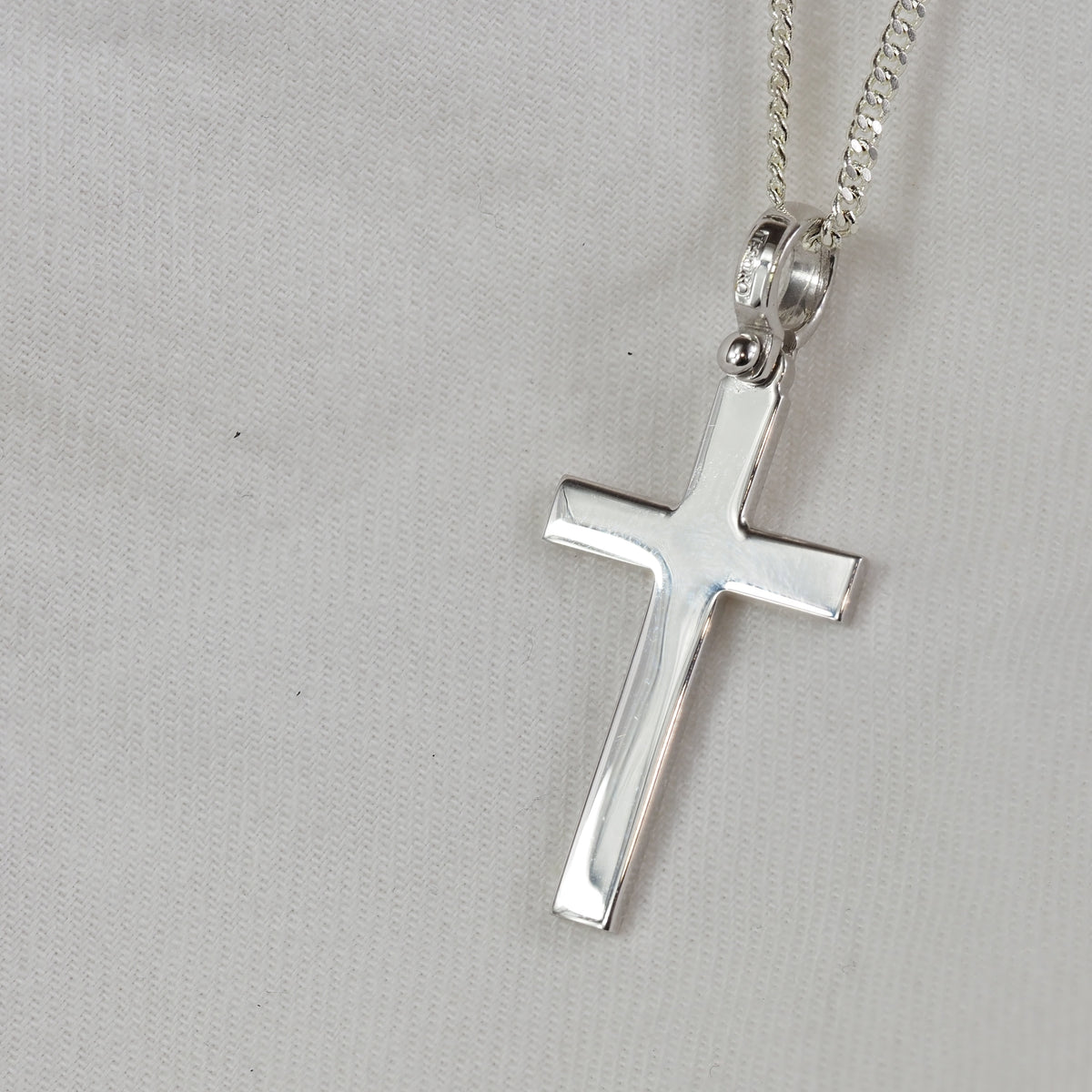 9ct White Gold Polished Cross, 35mm
