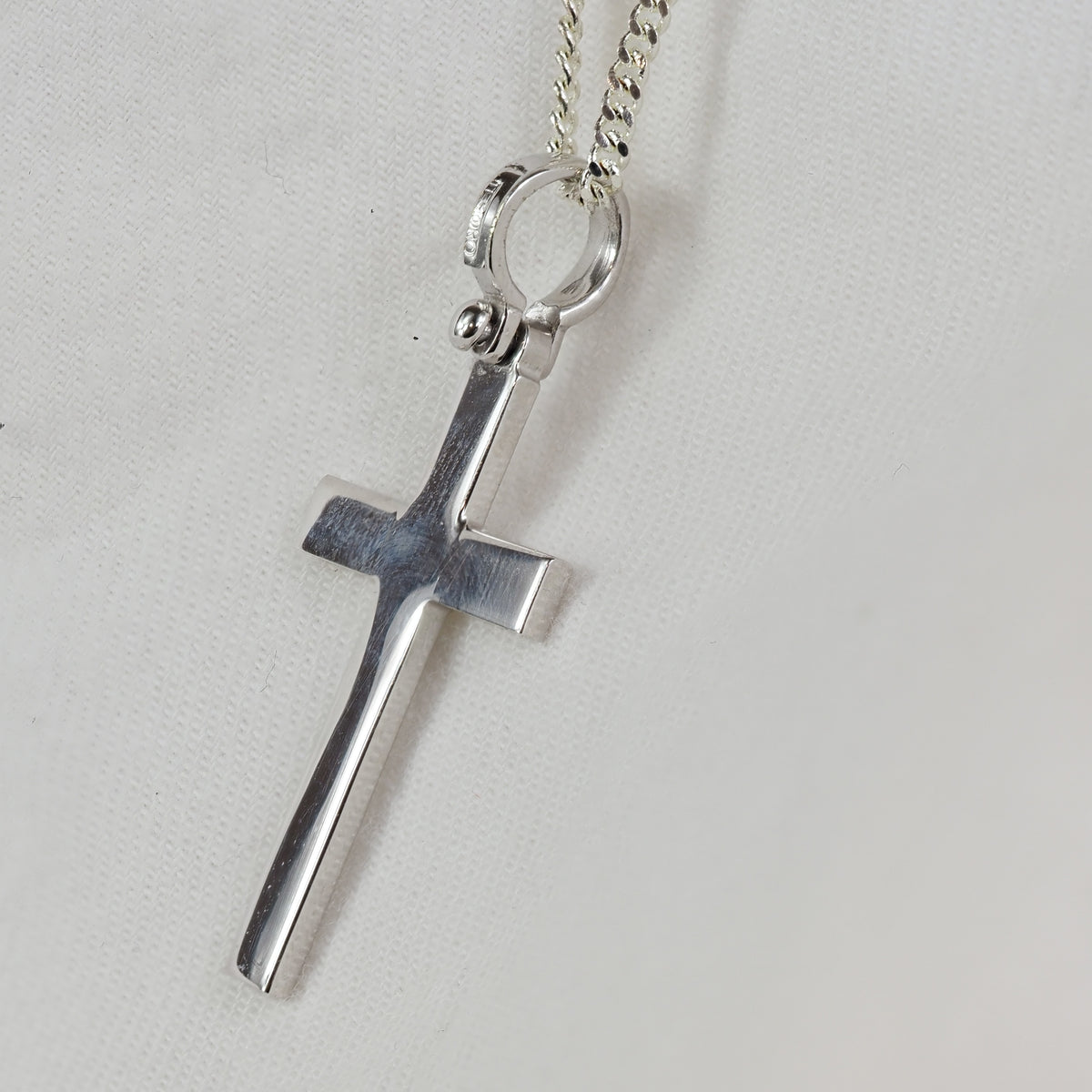 9ct White Gold Polished Cross, 35mm