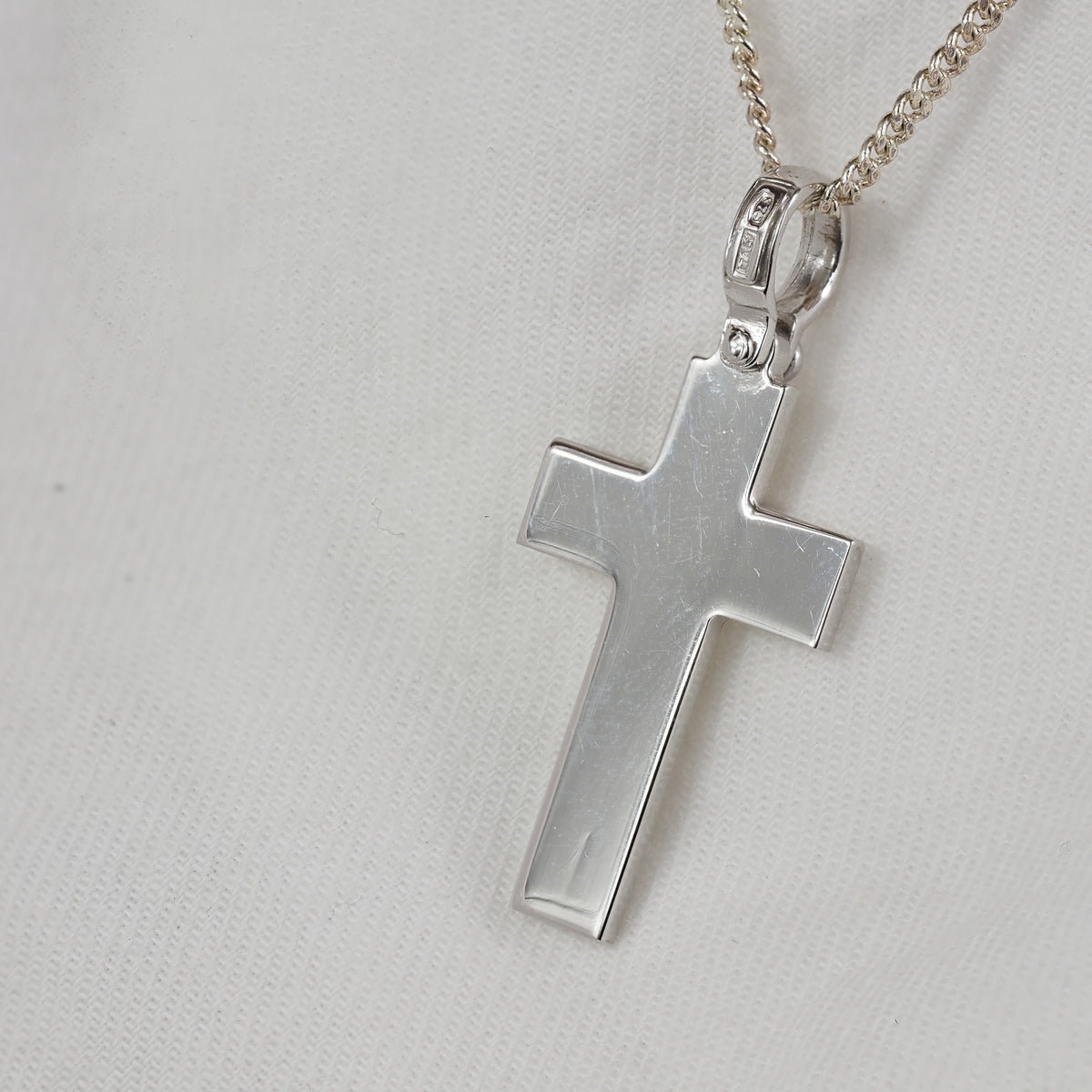 9ct White Gold Polished Cross, 35mm