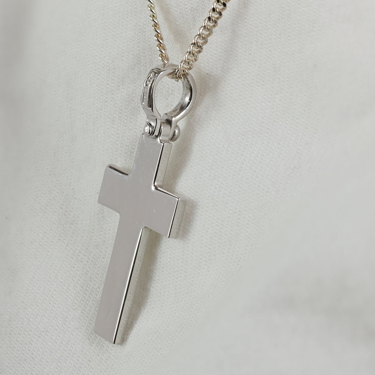 9ct White Gold Polished Cross, 35mm