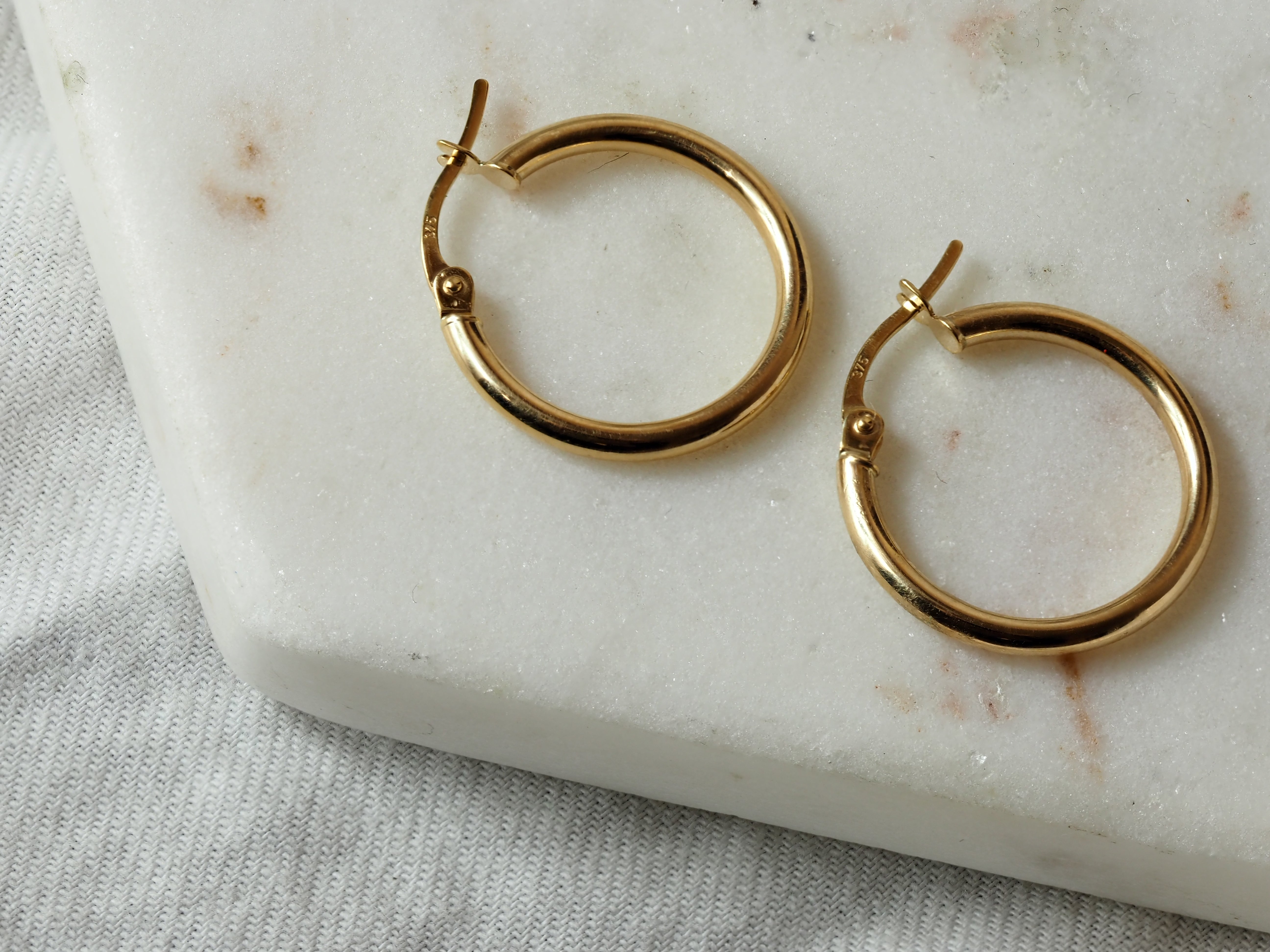 9ct Yellow Gold Hoop Earrings, 15mm