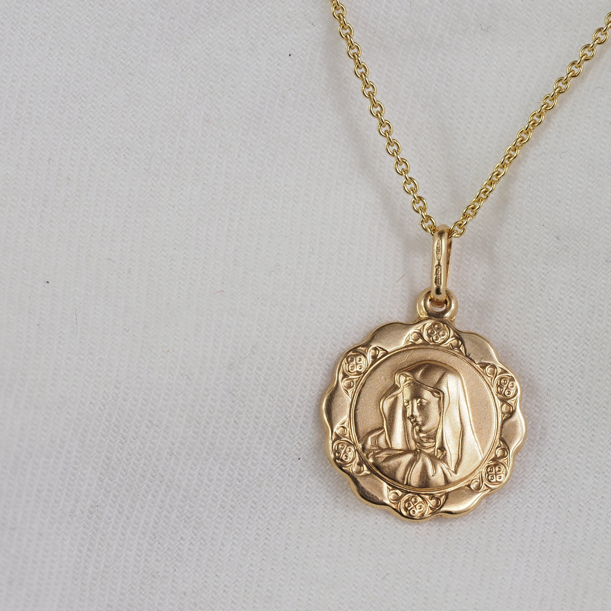 9ct Yellow Gold Virgin Mary Medallion