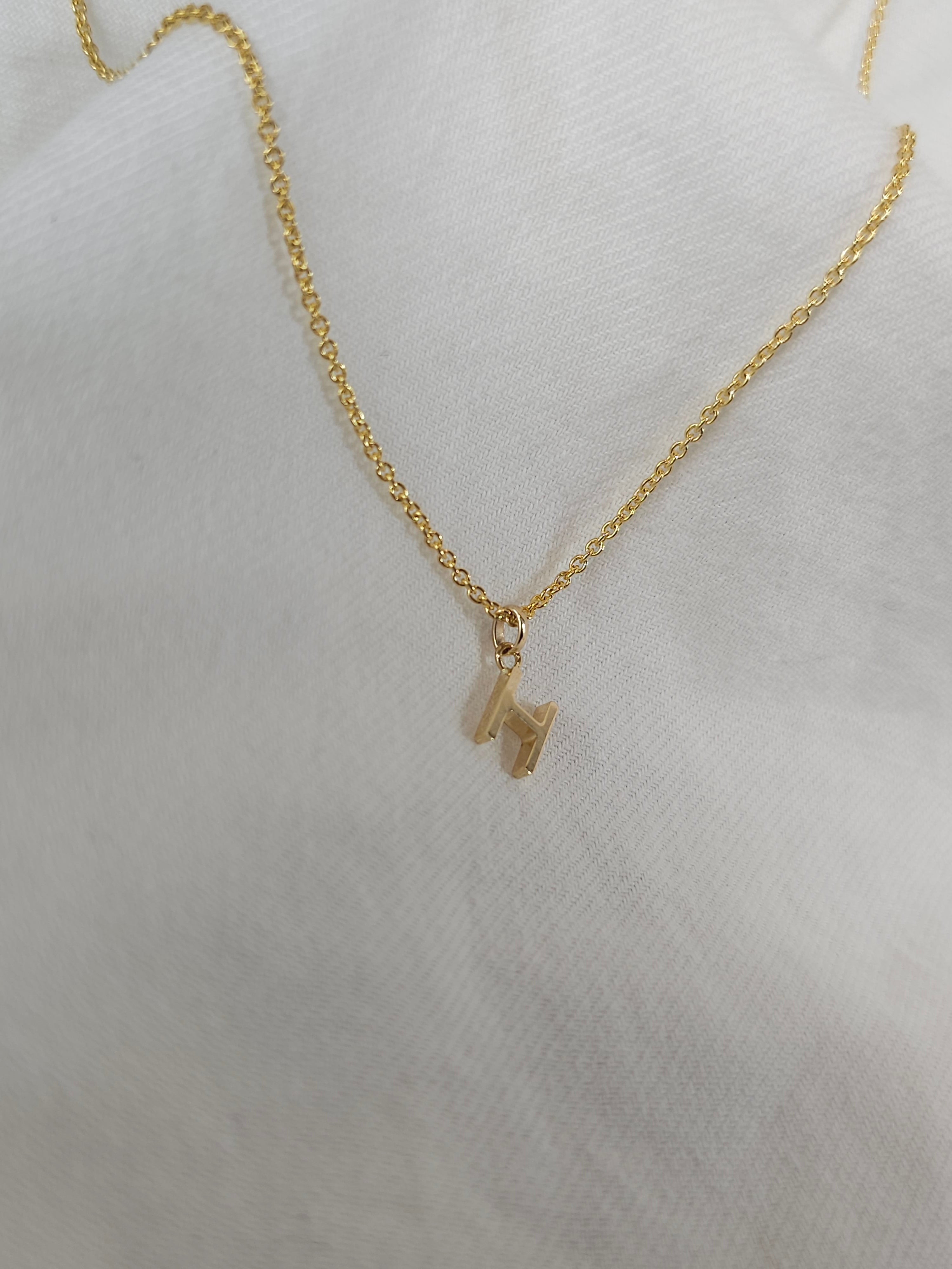 9ct Yellow Gold Initial 'H' Pendant