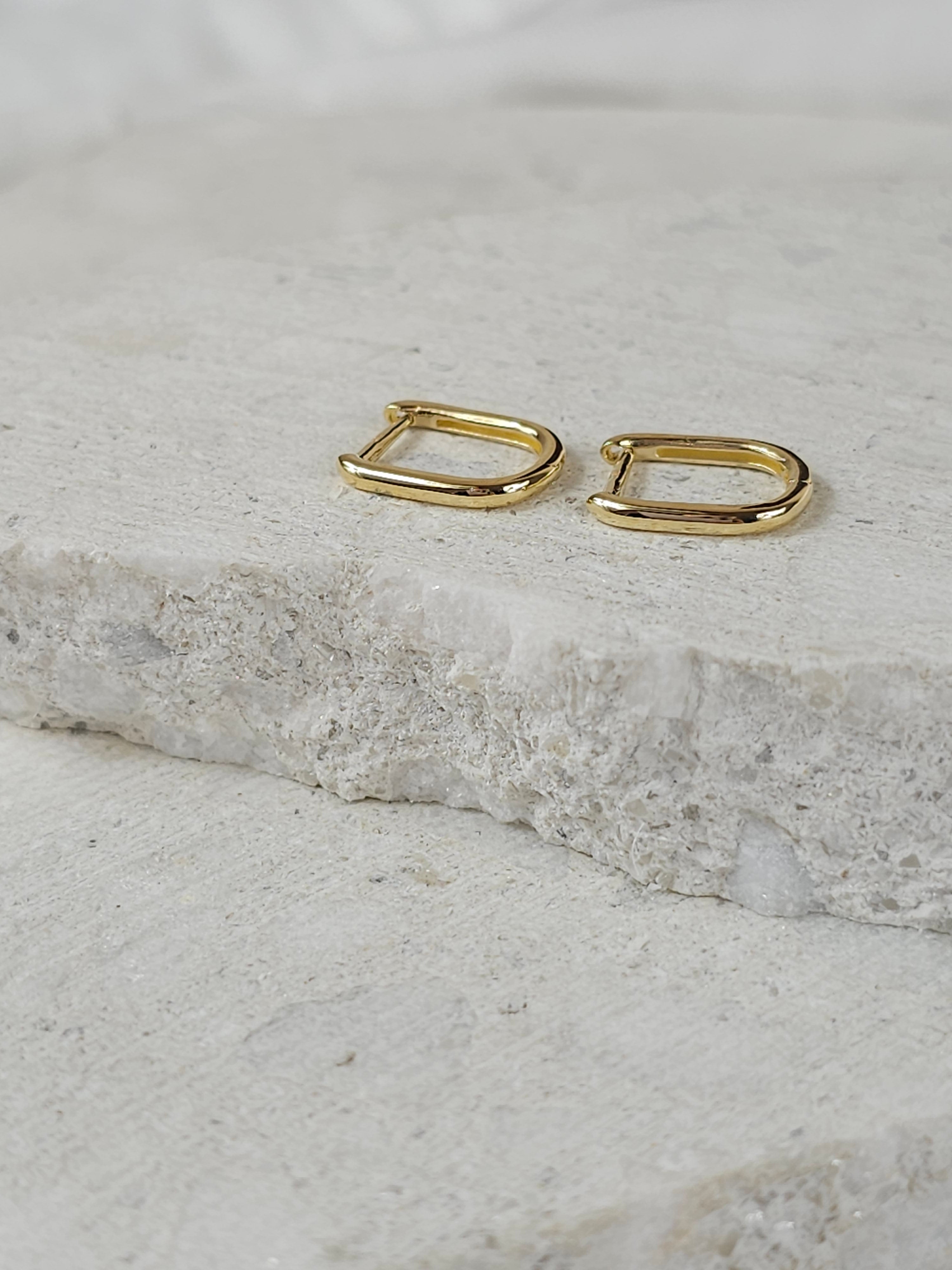 9ct Yellow Gold Paperclip Shape Huggie Earrings