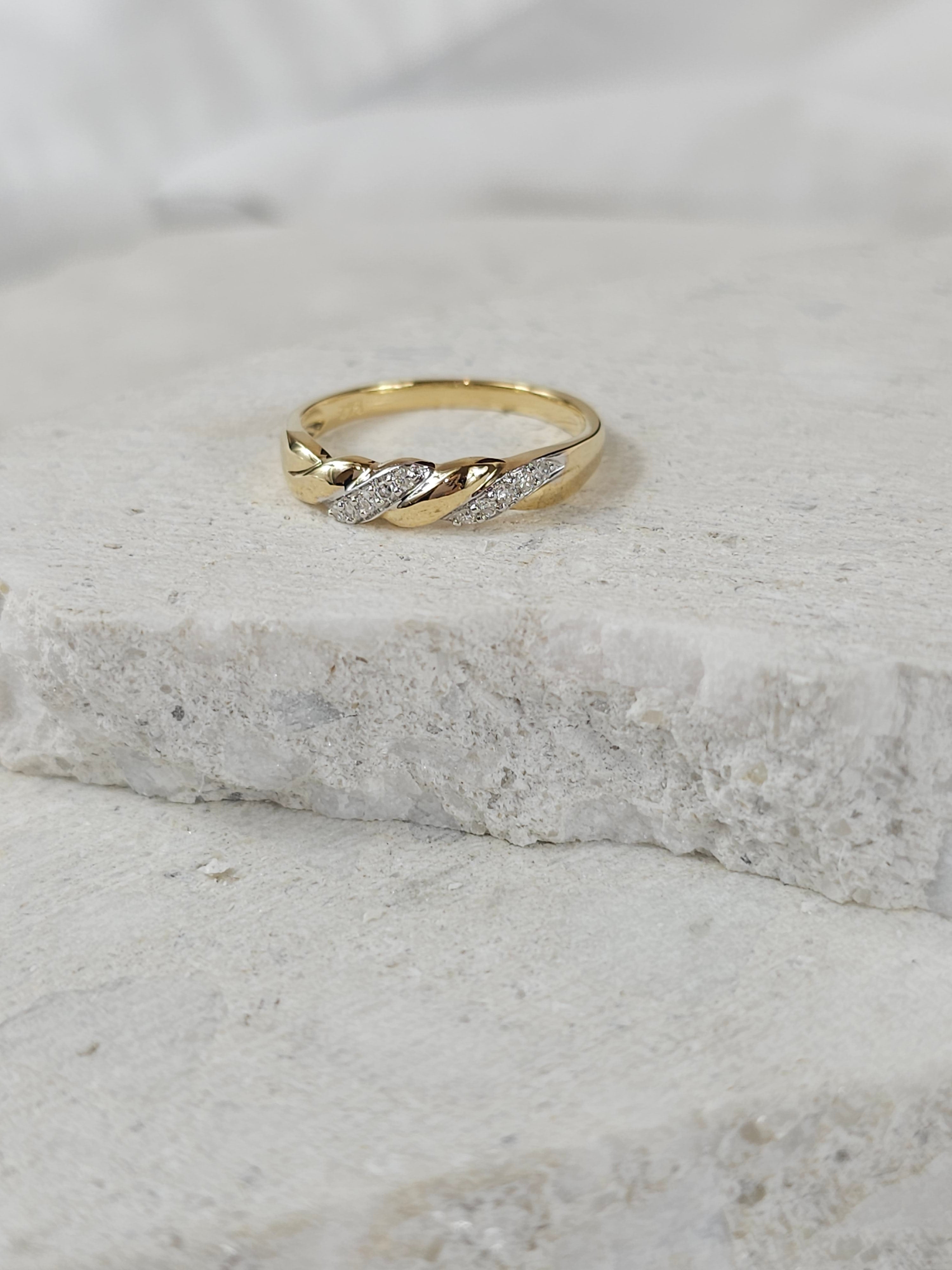 9ct gold diamond ring