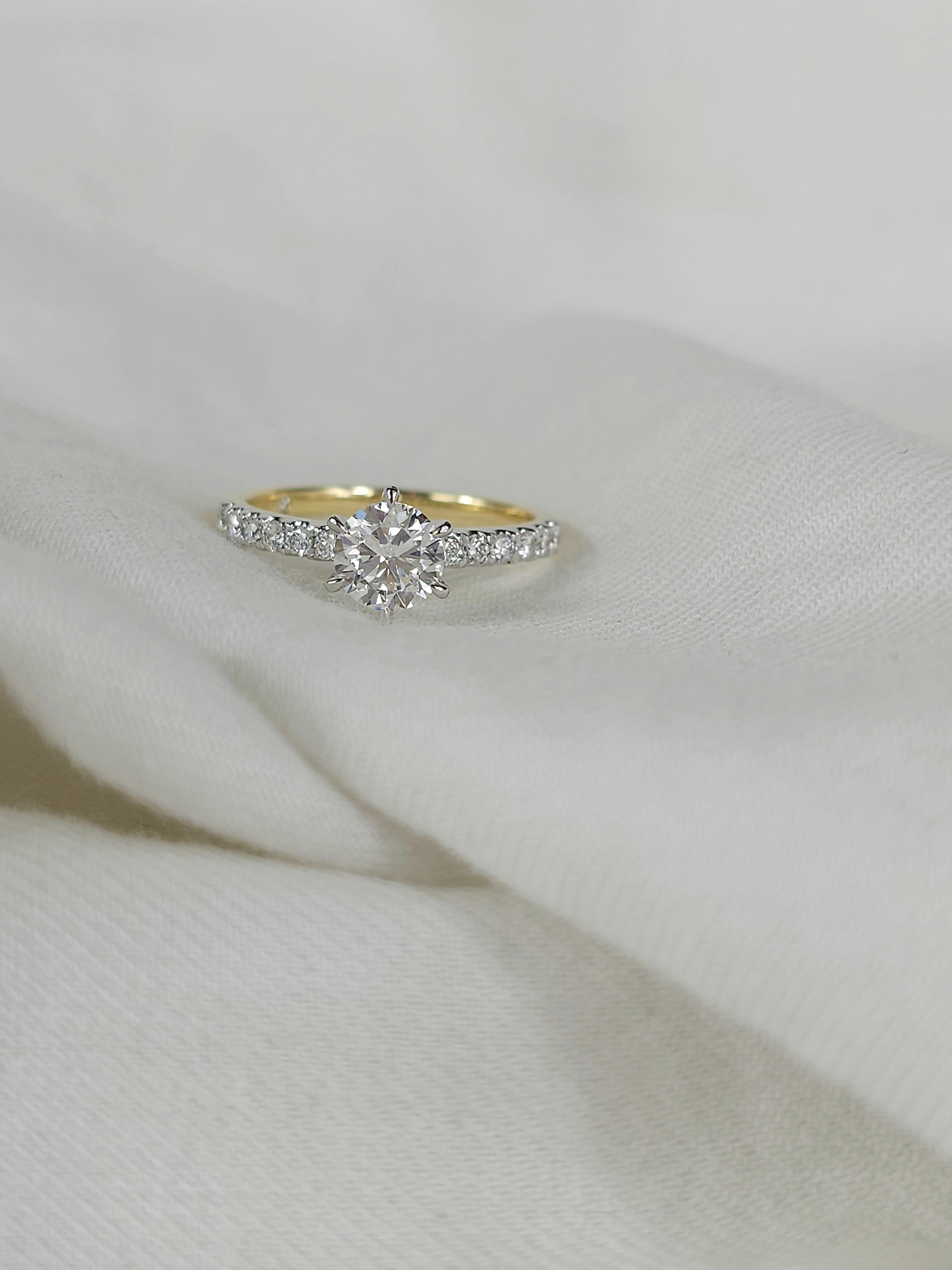 9ct Yellow and White Gold Lab-Grown Round Brilliant cut Diamond Ring, 0.80ct Centre
