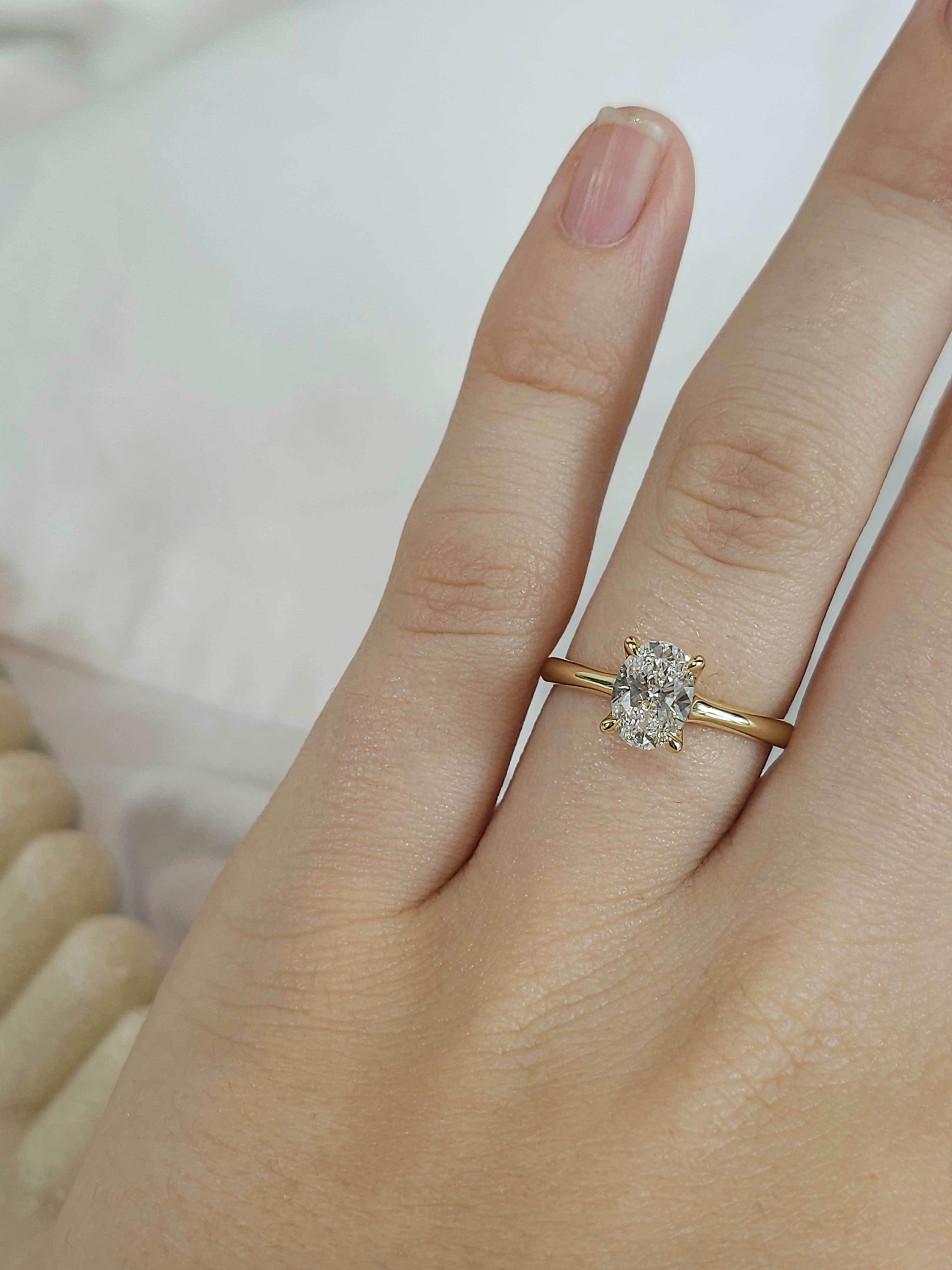 9ct Yellow Gold Lab-Grown Oval Cut Diamond Ring, 1ct Centre