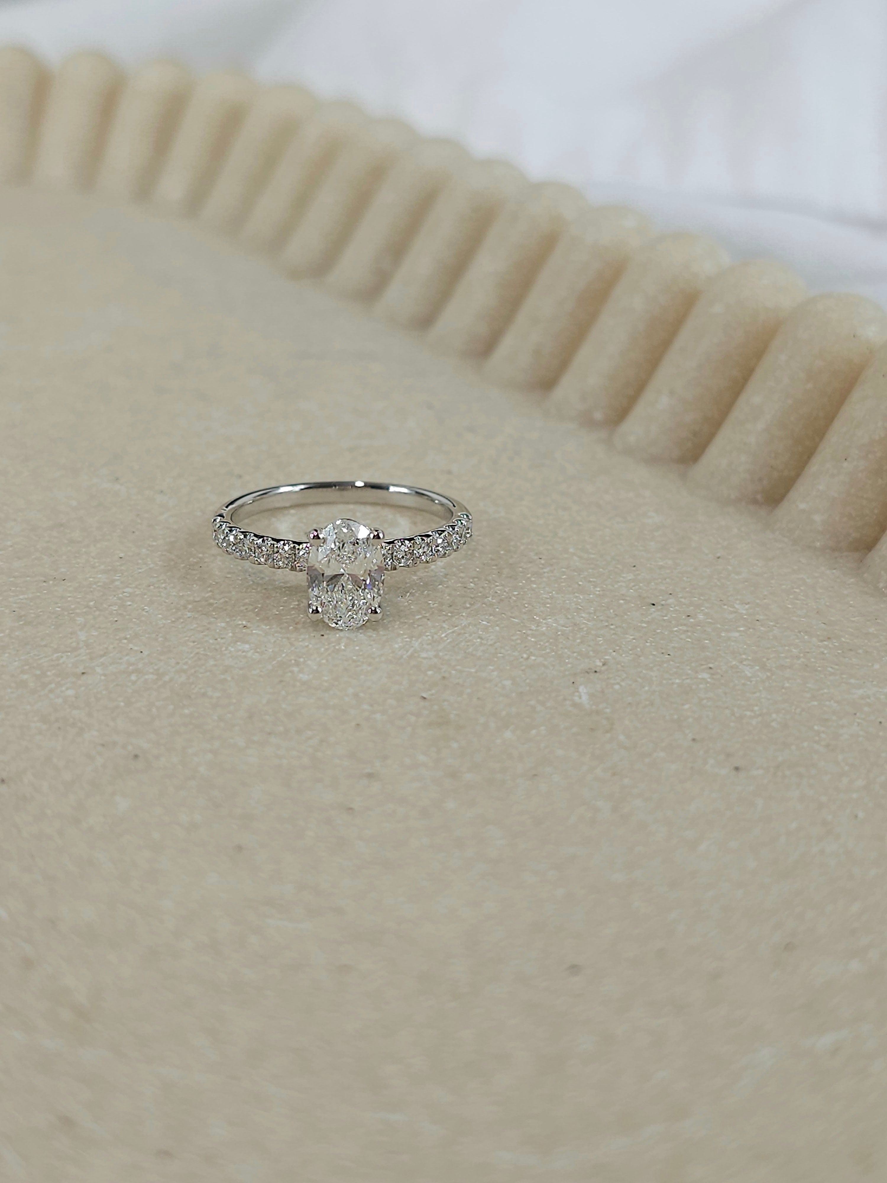 9ct White Gold Lab-Grown Oval Cut Diamond Ring, 1ct Centre