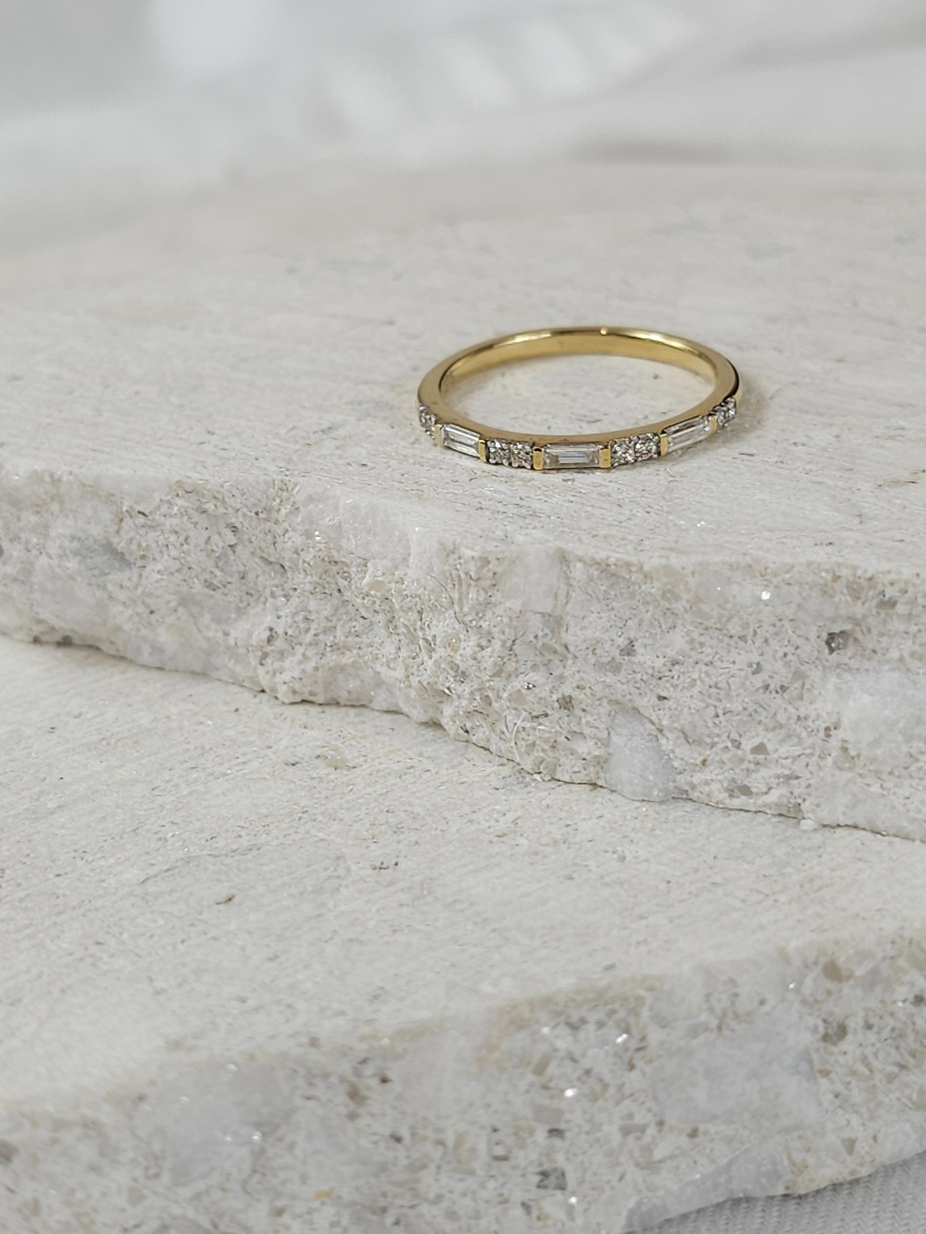 9ct Yellow Gold Round and Baguette Diamond Ring, 0.15ct Total