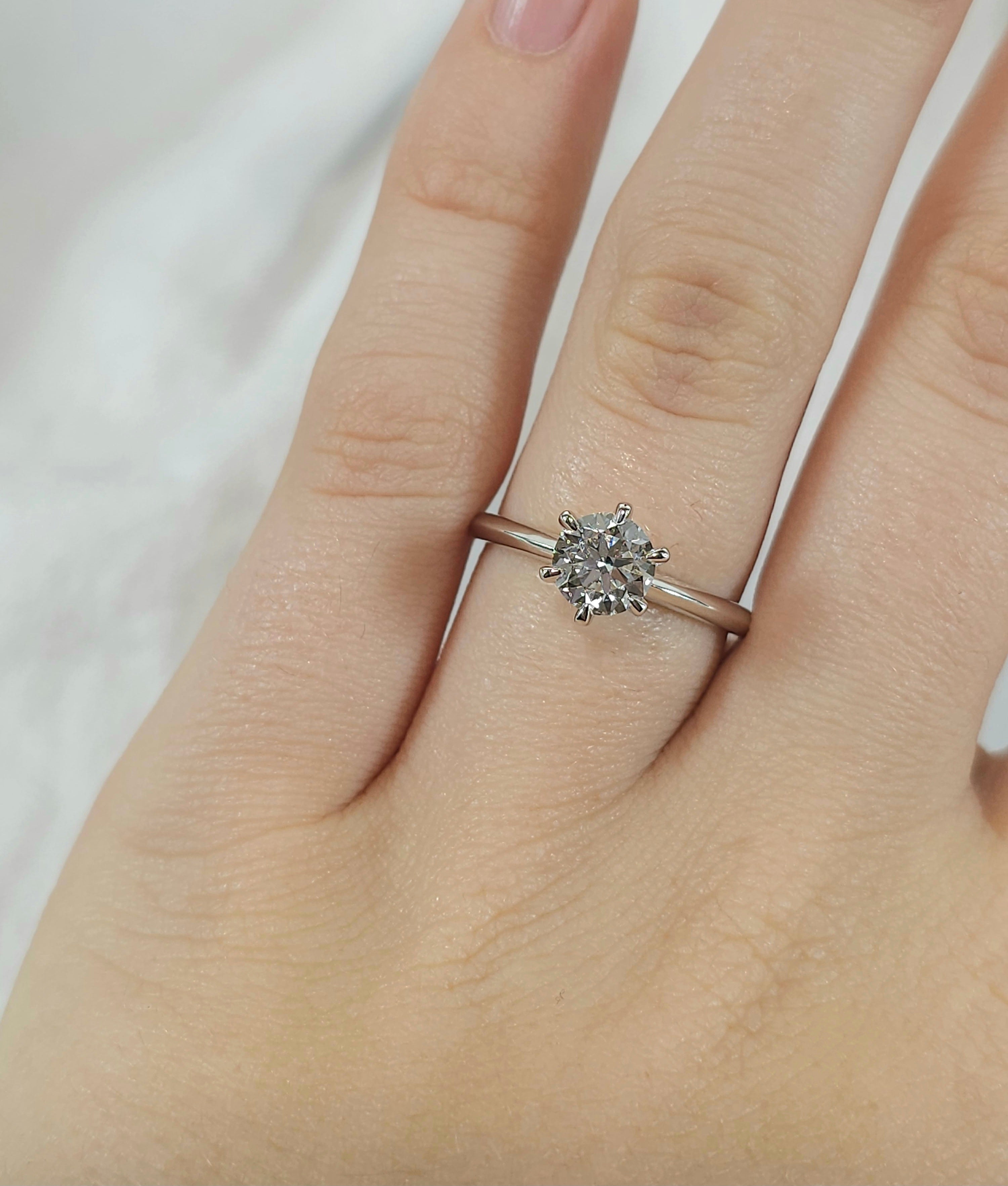9ct White Gold Lab-Grown Round Brilliant Cut Diamond Ring, 1ct Centre
