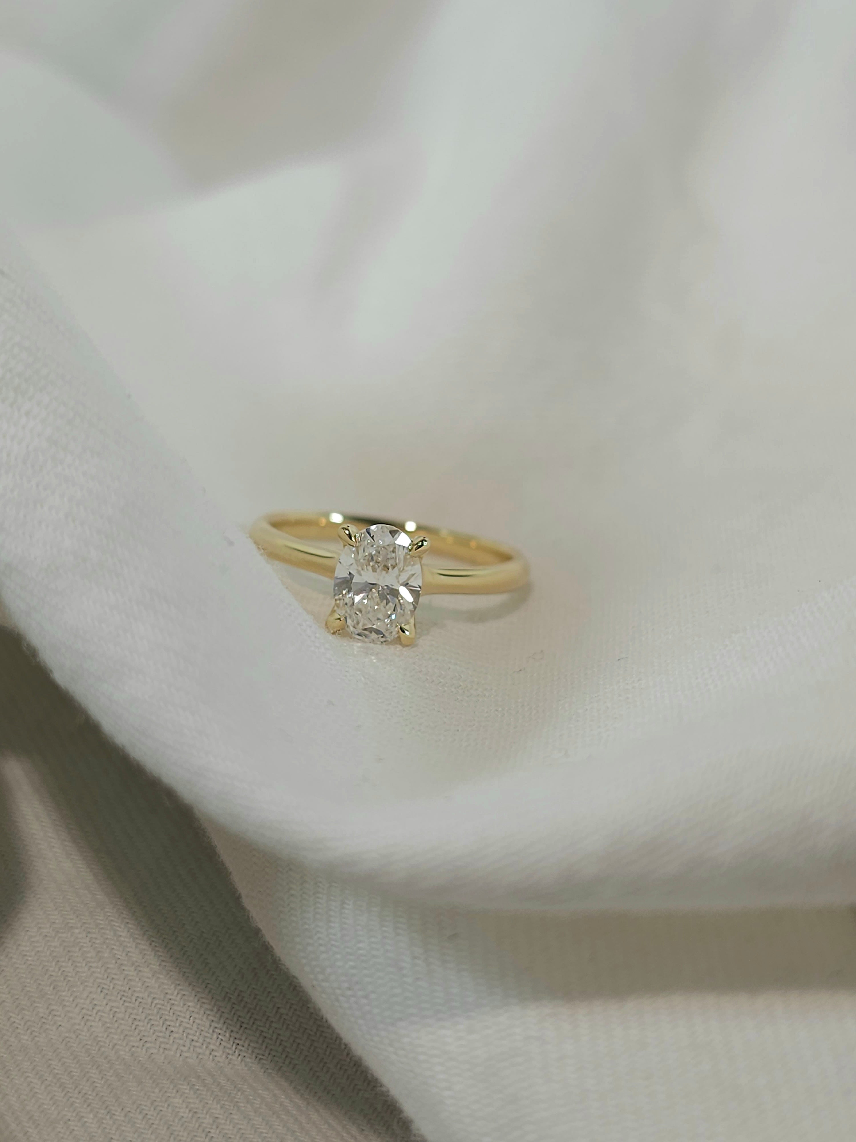 9ct Yellow Gold Lab-Grown Oval Cut Diamond Ring, 1ct Centre