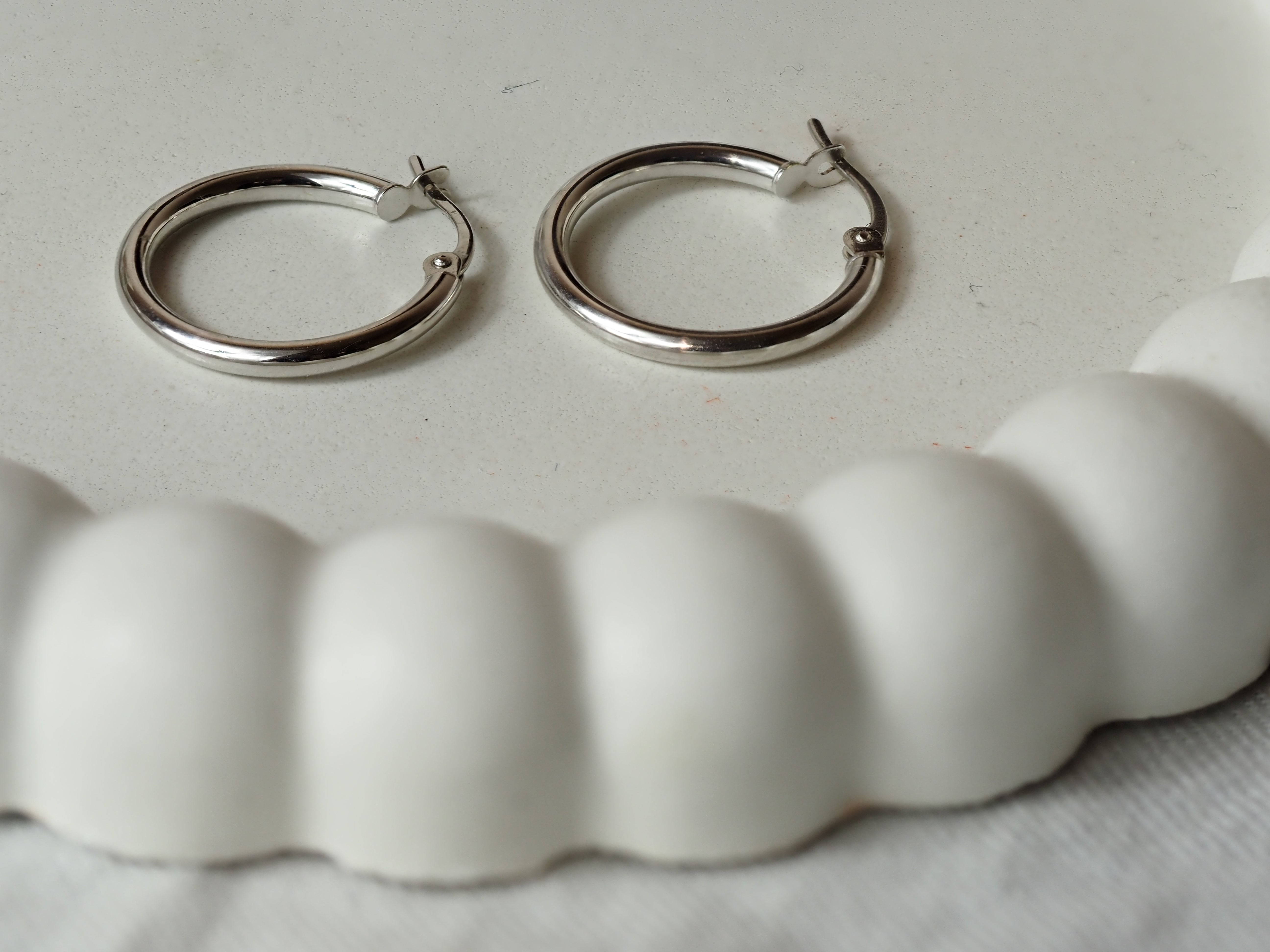 9ct White Gold Small Hoop Earrings