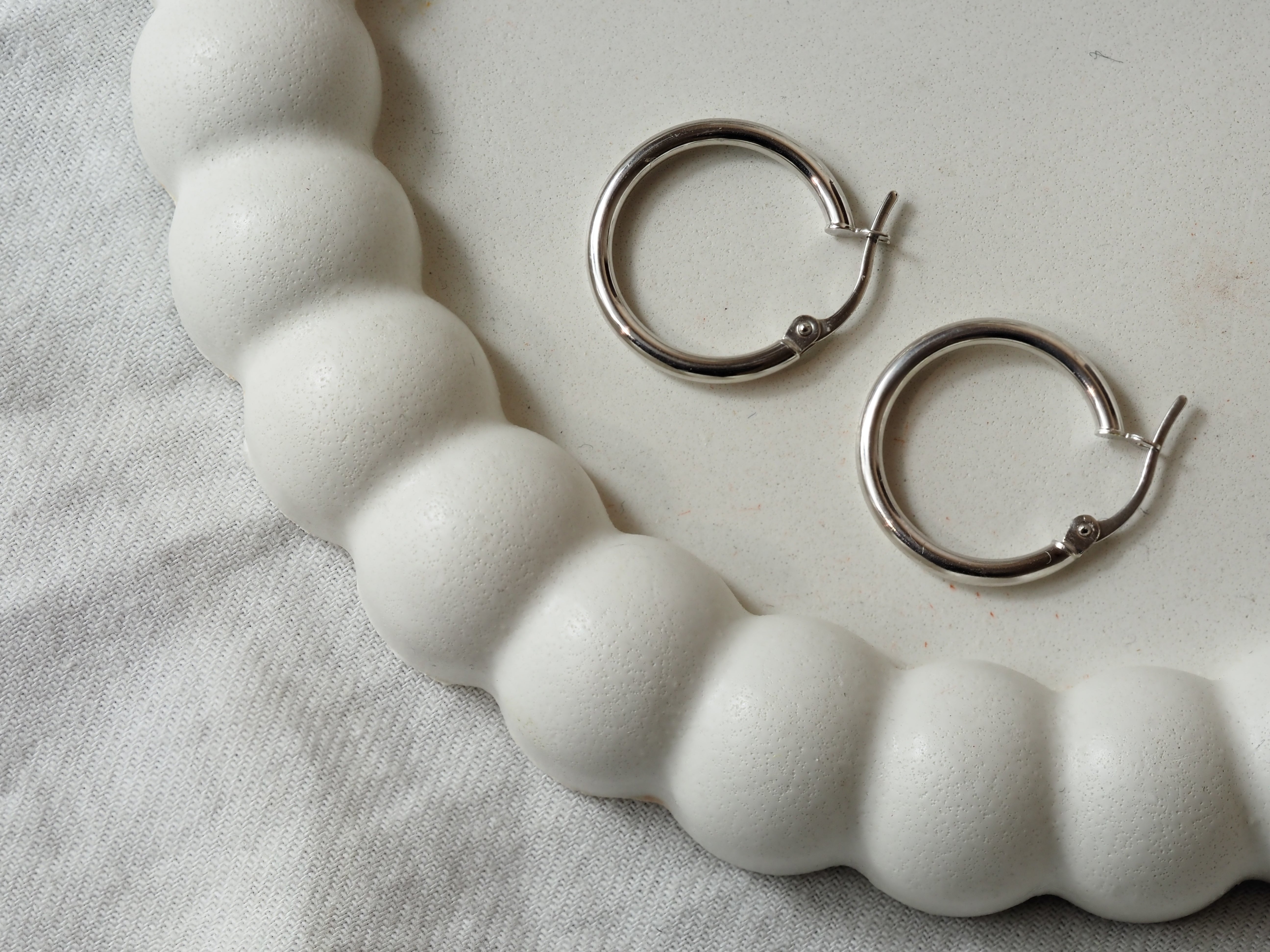 9ct White Gold Small Hoop Earrings