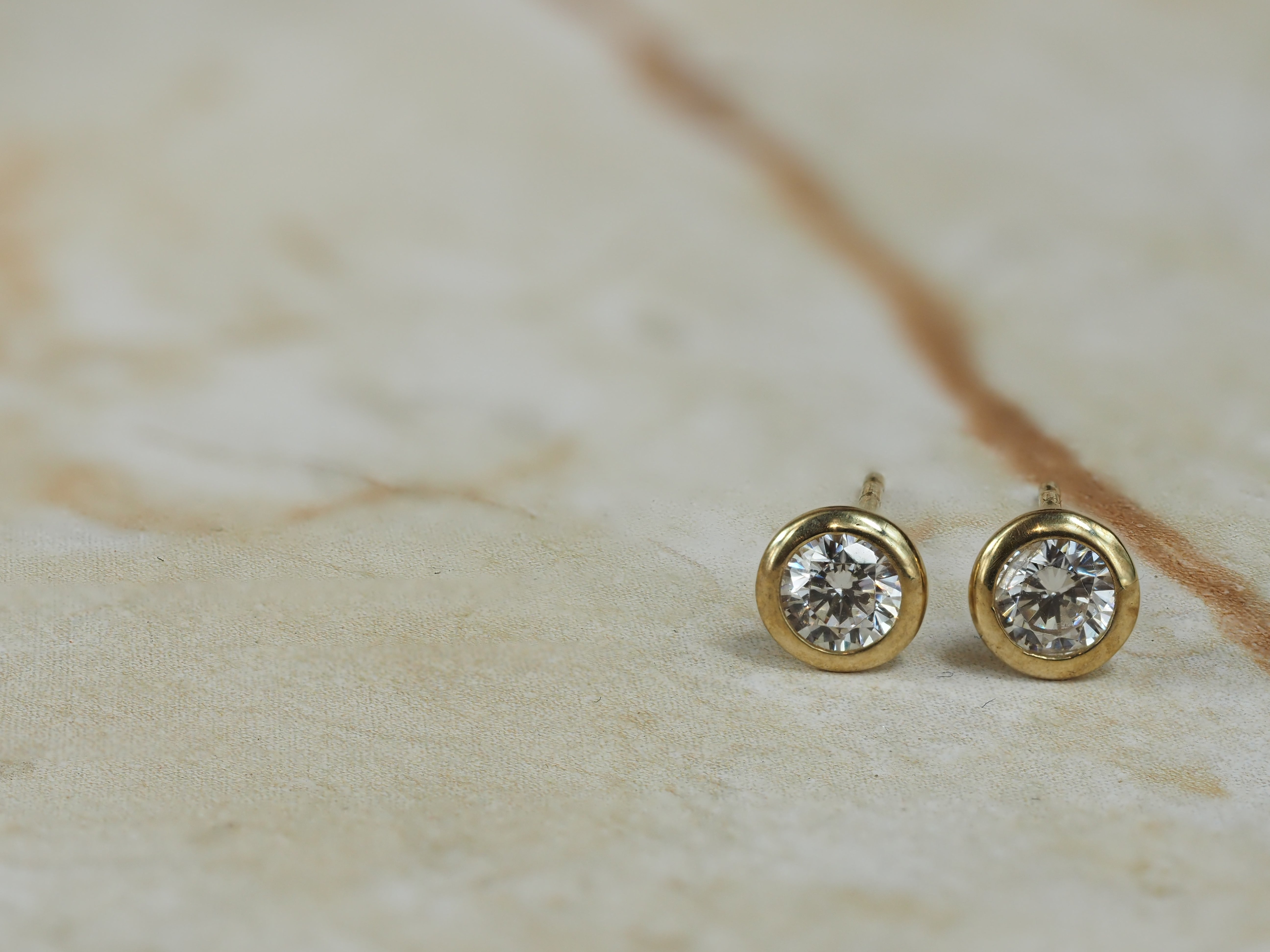9ct Yellow Gold Bezel Cubic Zirconia Stud Earrings