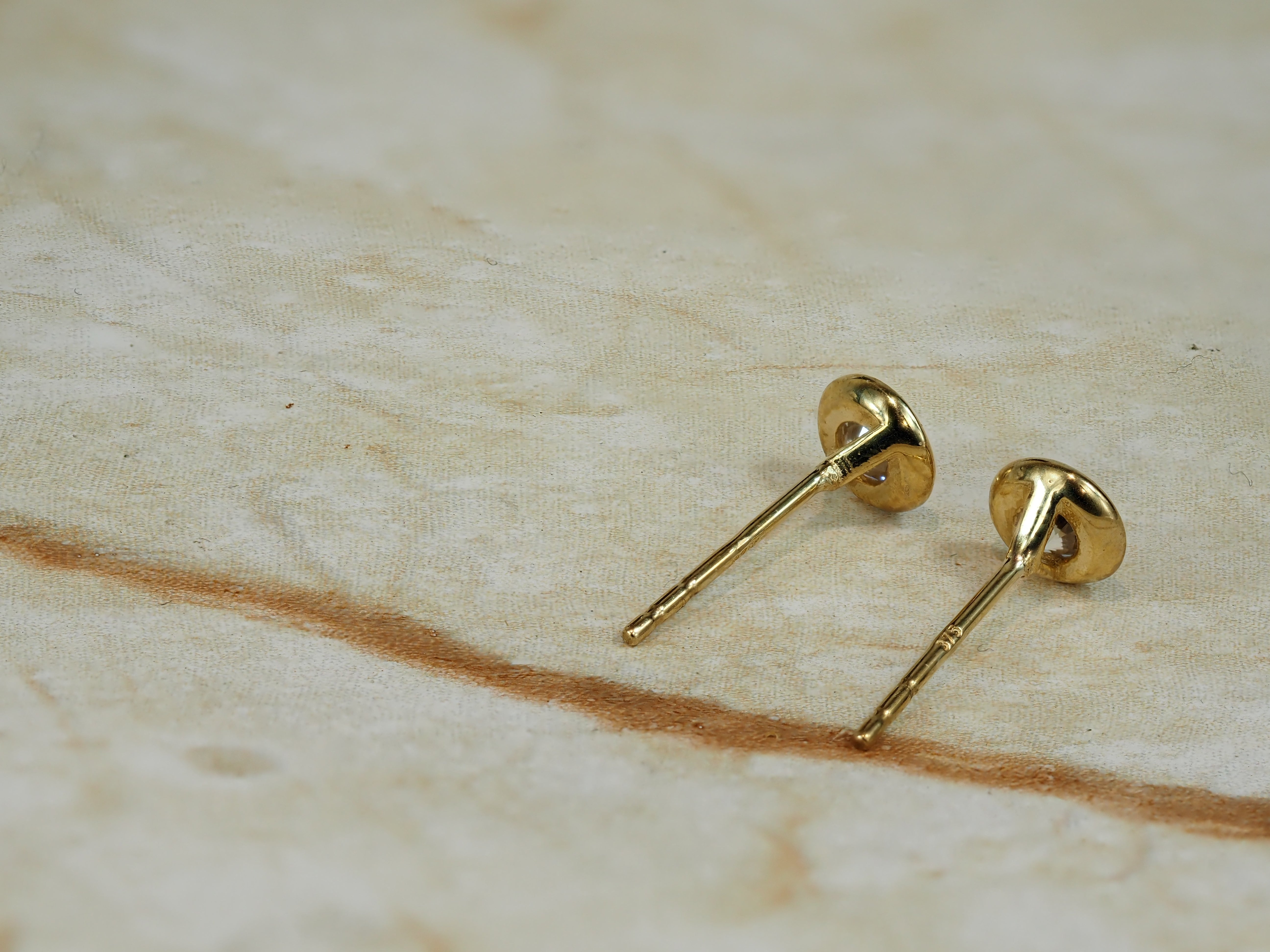 9ct Yellow Gold Bezel Cubic Zirconia Stud Earrings